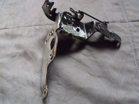 Briggs&Stratton Gaskulisse für Primer und älteren Ready Start Quantum Motoren 790143