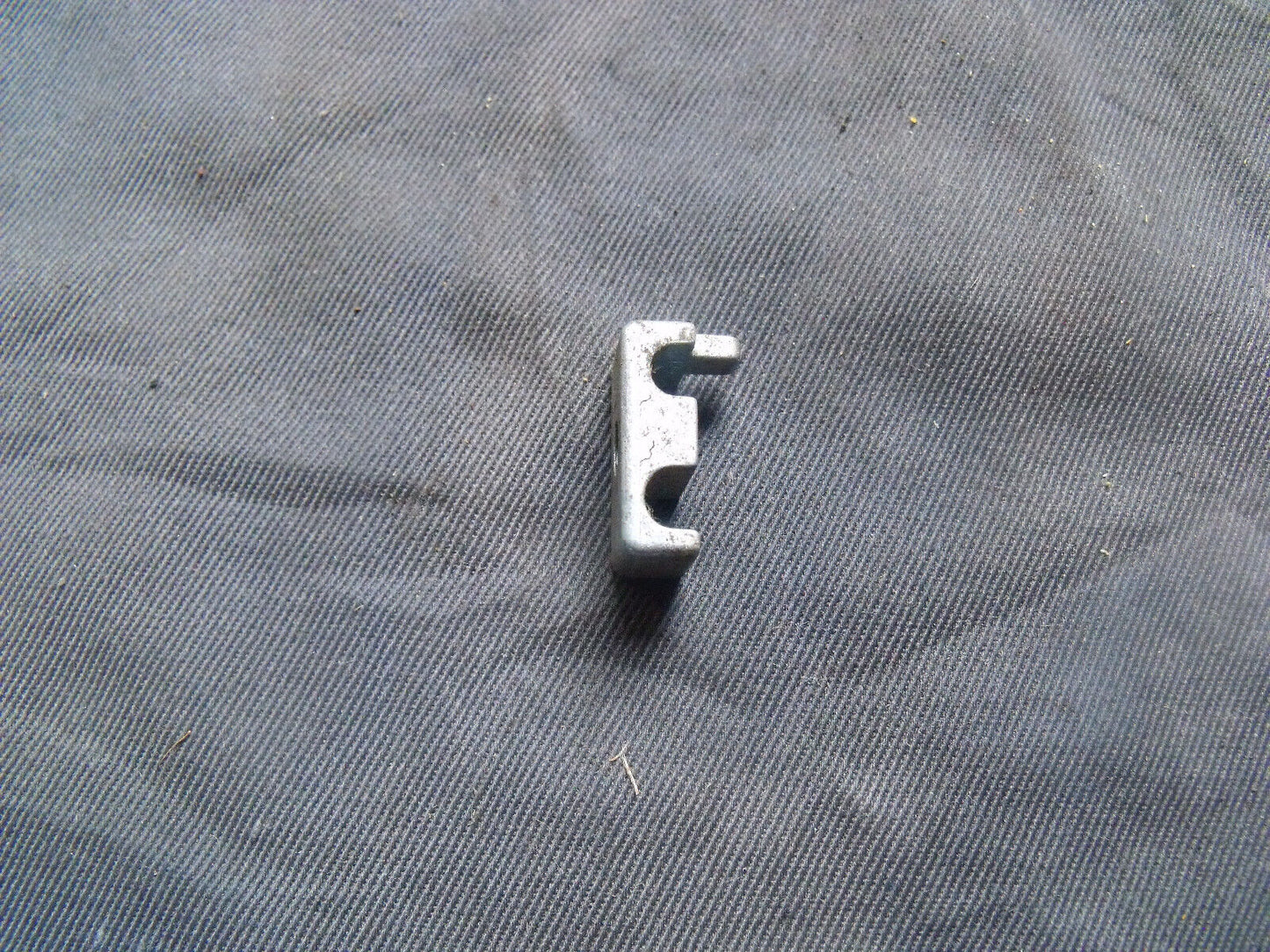 Bodenzug Halter Honda 16617-VG3-000