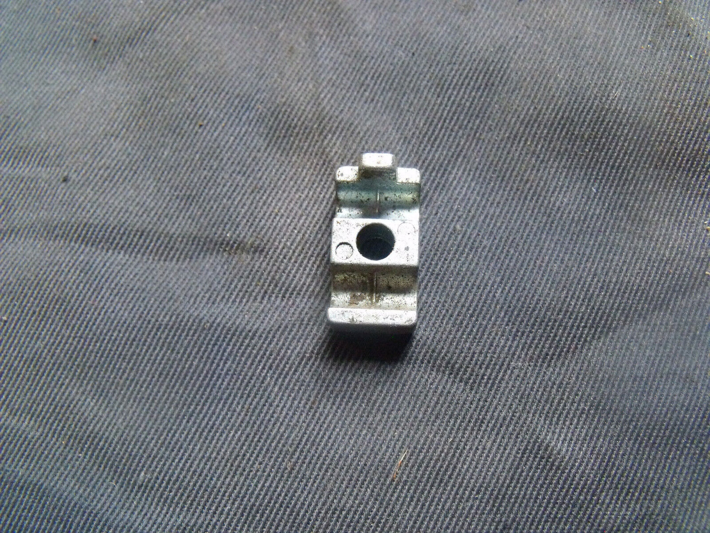 Bodenzug Halter Honda 16617-VG3-000