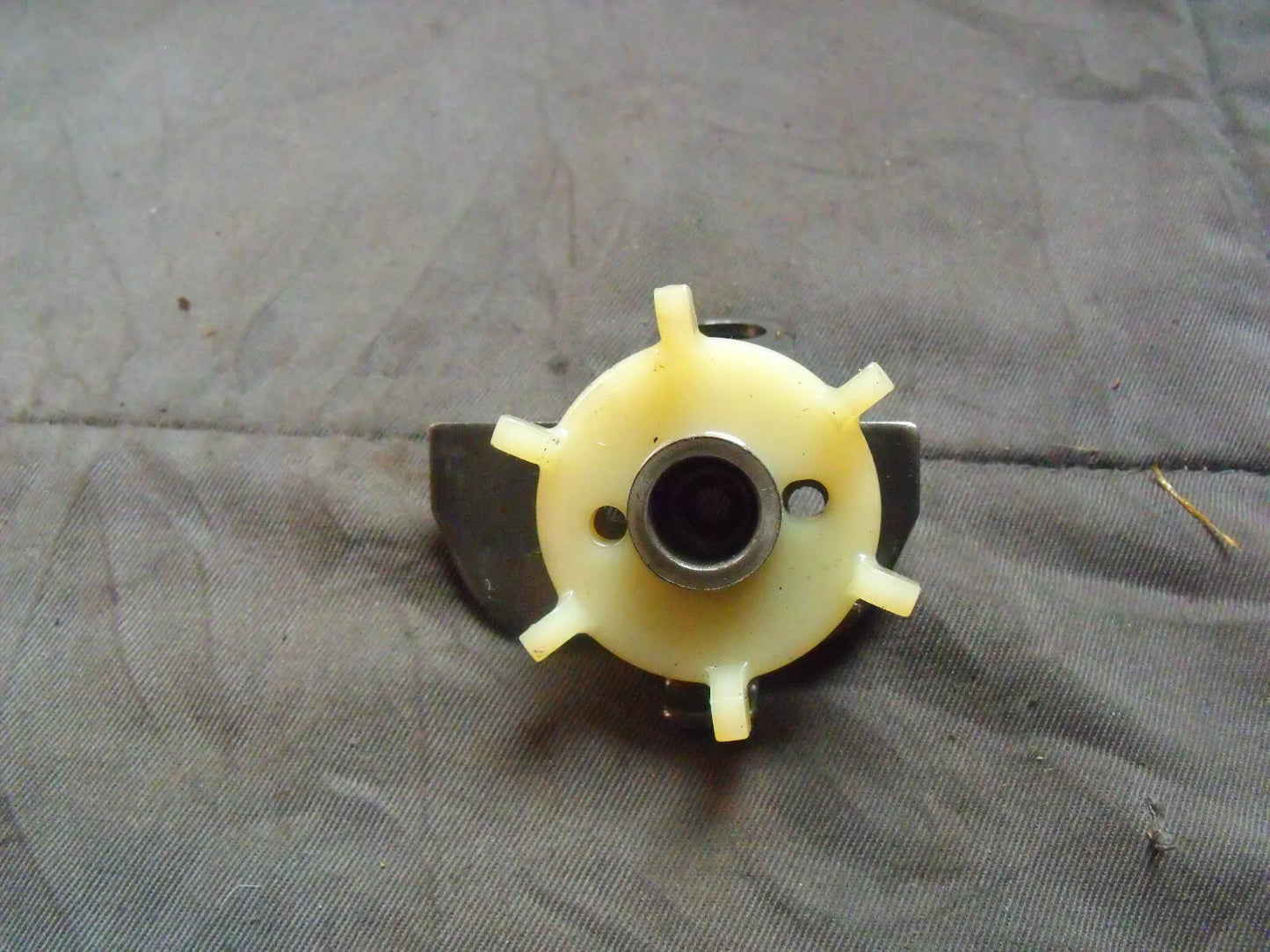 Briggs & Stratton Ölschleuder  für Sprint Serie 300 Motor 698690 - Treckerflickershop