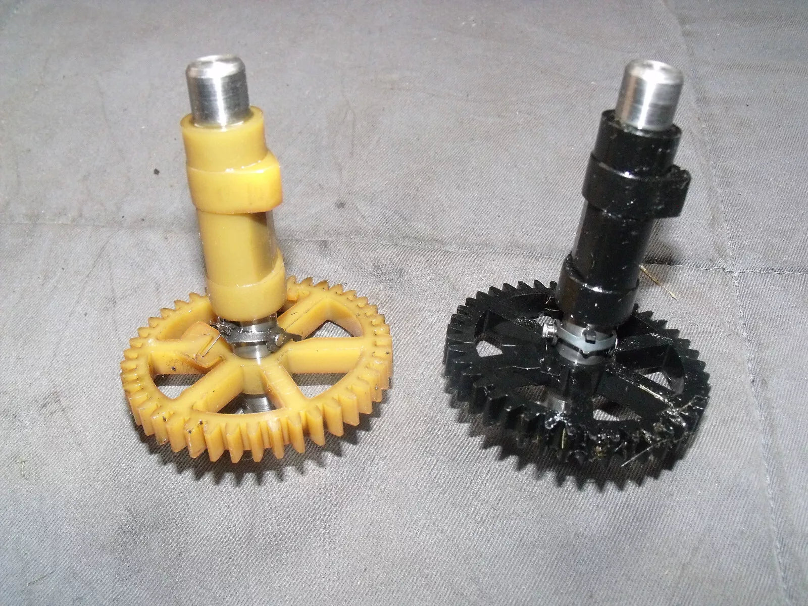 Briggs & Stratton Nockenwelle  für Sprint Serie 300 Motor 691998 - Treckerflickershop