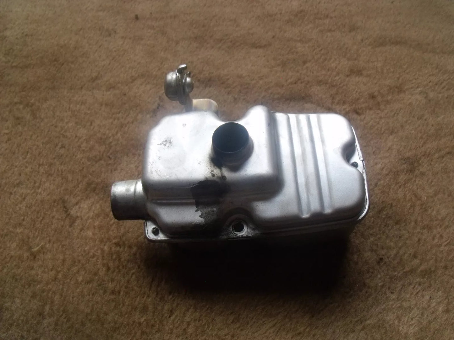 Briggs&Stratton Auspuff  Serie 900 OHV Motoren 597288 - Treckerflickershop